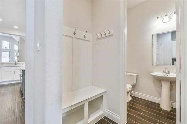 Building Photo - 28065 Woodland Bend Way