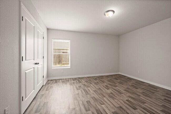 Building Photo - 15555 Taylorcrest Dr