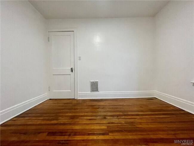 Building Photo - 434 23rd St