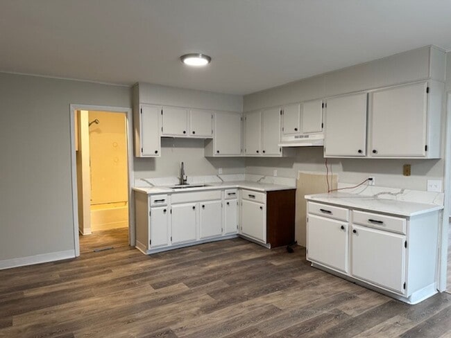 Building Photo - 113 Market St