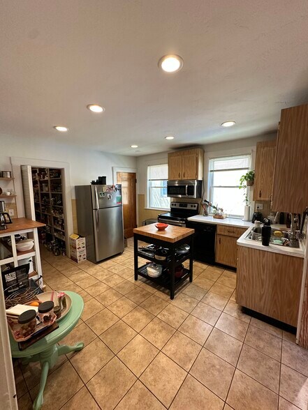 Kitchen - 9 Parkwood Ter