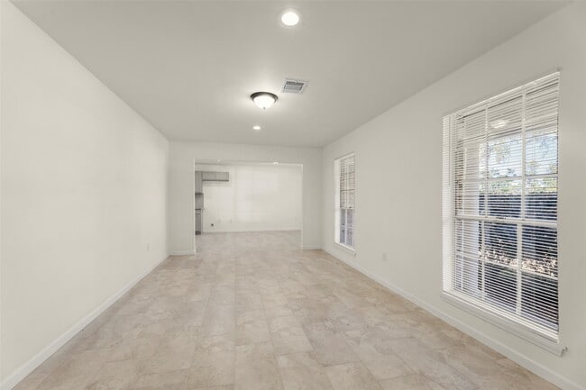 Building Photo - 22019 Kenchester Dr