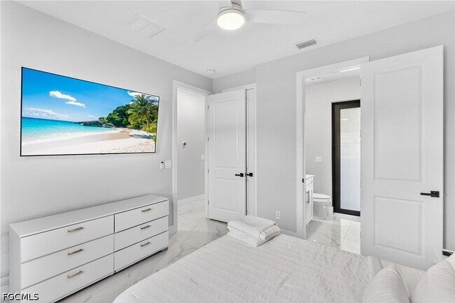 Building Photo - 118 NW 2nd Ave