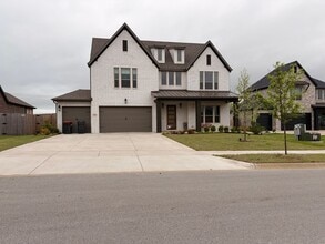 Building Photo - Spacious 5-Bedroom House in Cave Springs, AR