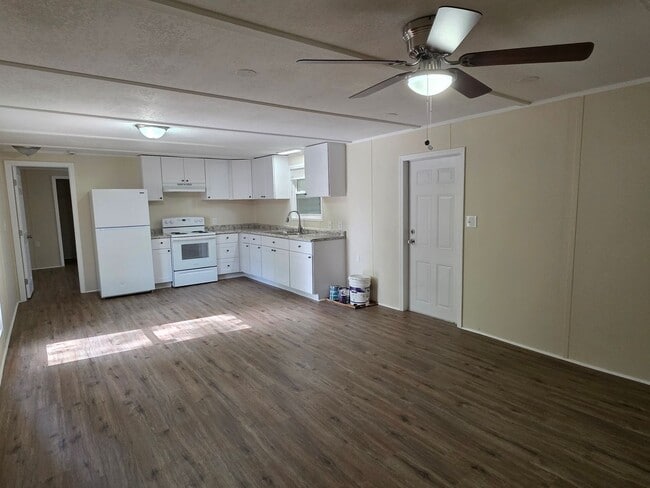 Building Photo - 6308 6th Ave