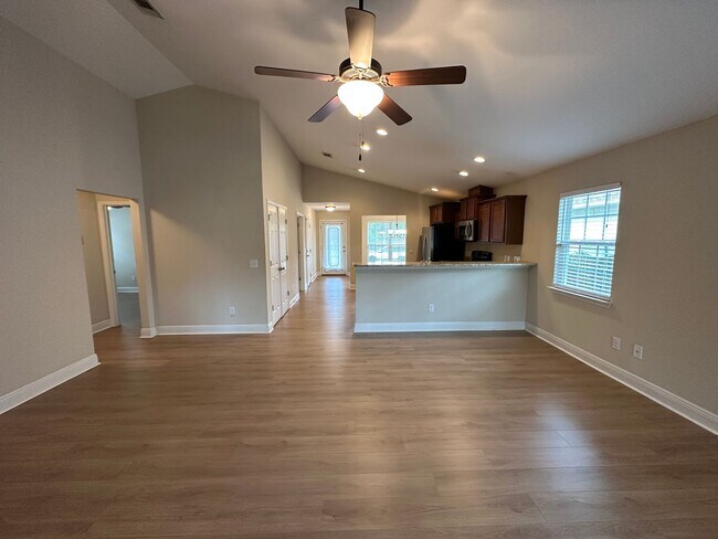 Building Photo - 3 bed 2 bathroom home in Avalon Estates in Milton!