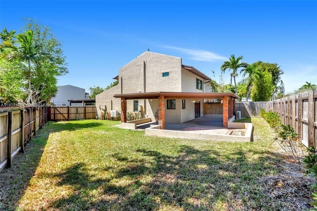 Building Photo - 9210 SW 136th St Cir