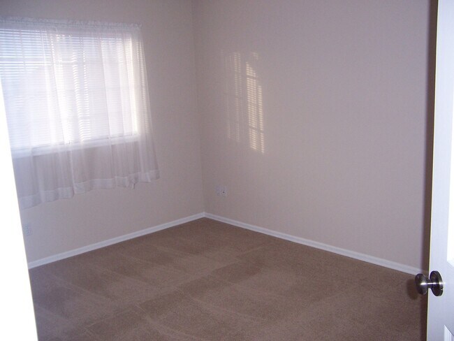 Building Photo - 863 SE Bayshore Cir