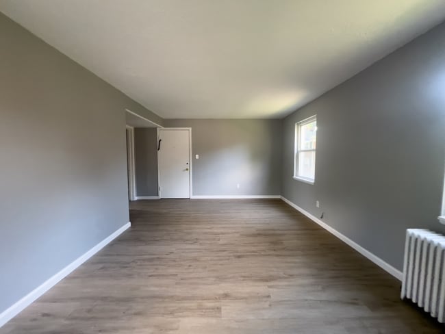 Building Photo - 10306 Shaker Blvd