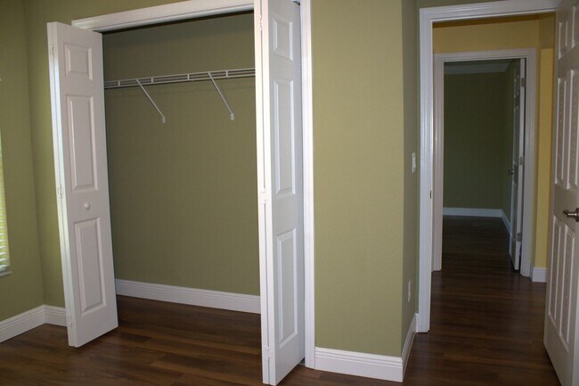 Building Photo - For Rent- 3 Bed 2 Bath