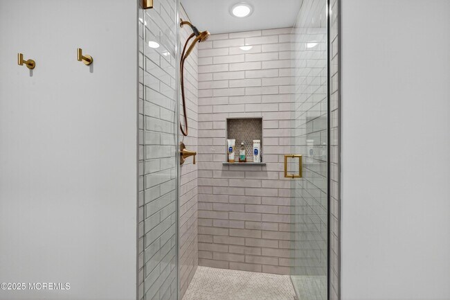 Building Photo - 3255 Goa Way