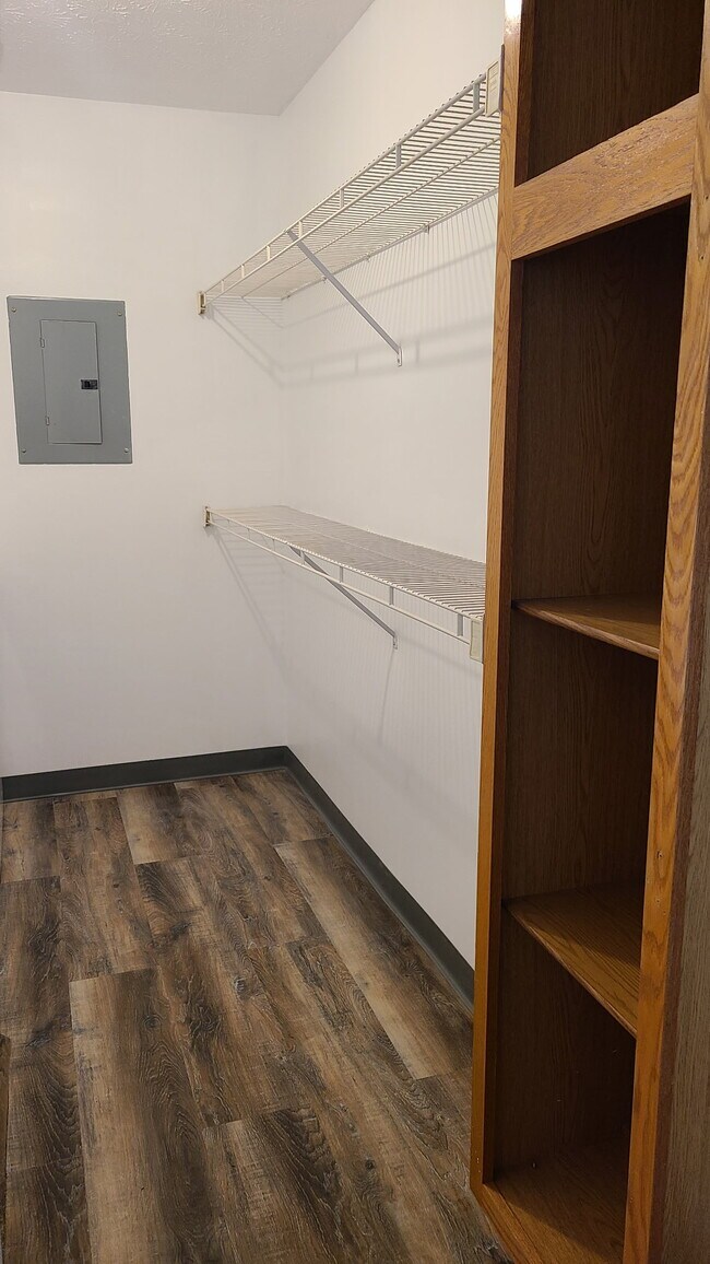 Building Photo - 999 S 30th St