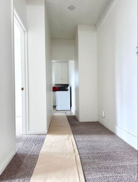 Building Photo - 1016 W 108th St