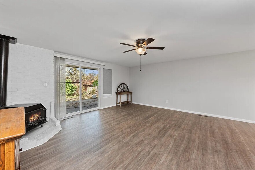 Building Photo - 4036 Haverstraw Dr