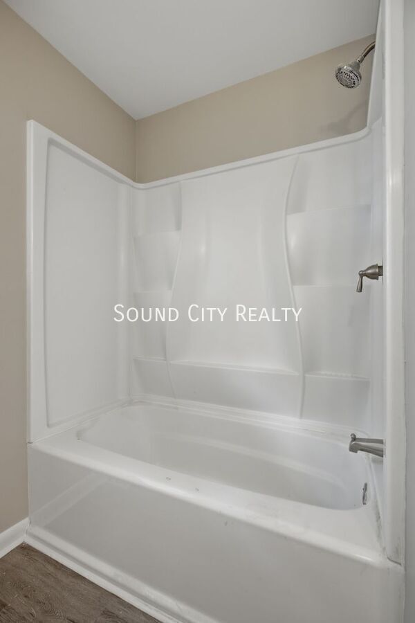 Building Photo - 309 Cathy Jo Dr