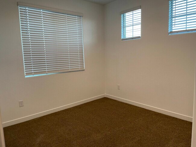 Bedroom 3 - 4100 S Pinelake Way
