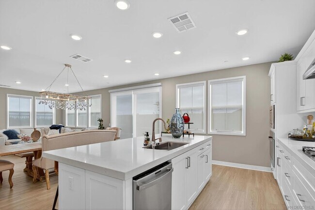 Building Photo - 1733 Artemisia Ct