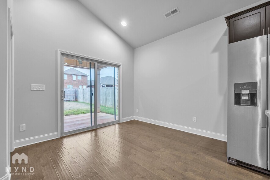 Building Photo - 8304 Stillwater Cir