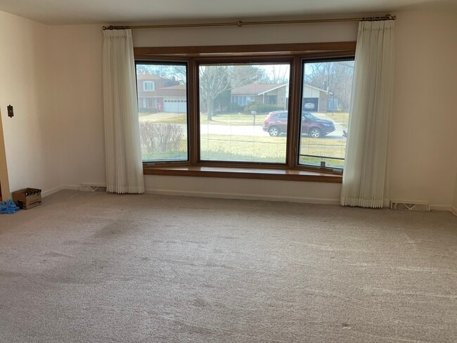 Building Photo - 7609 Hayenga Ln