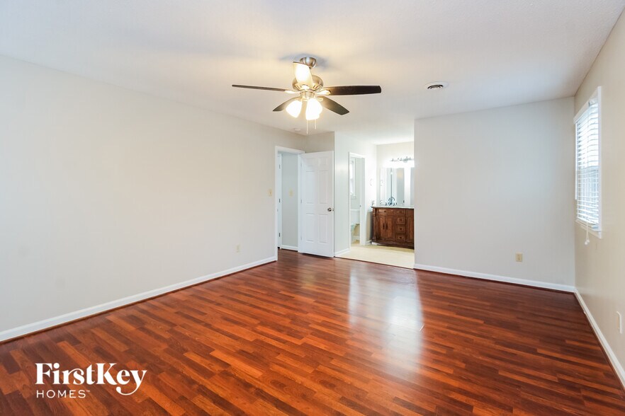 Building Photo - 3005 Manchester Dr