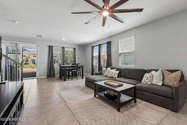 Building Photo - 49 Pasadena Dr