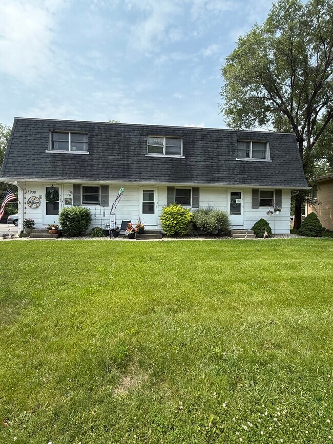 Building Photo - 13930 Marybrook Dr