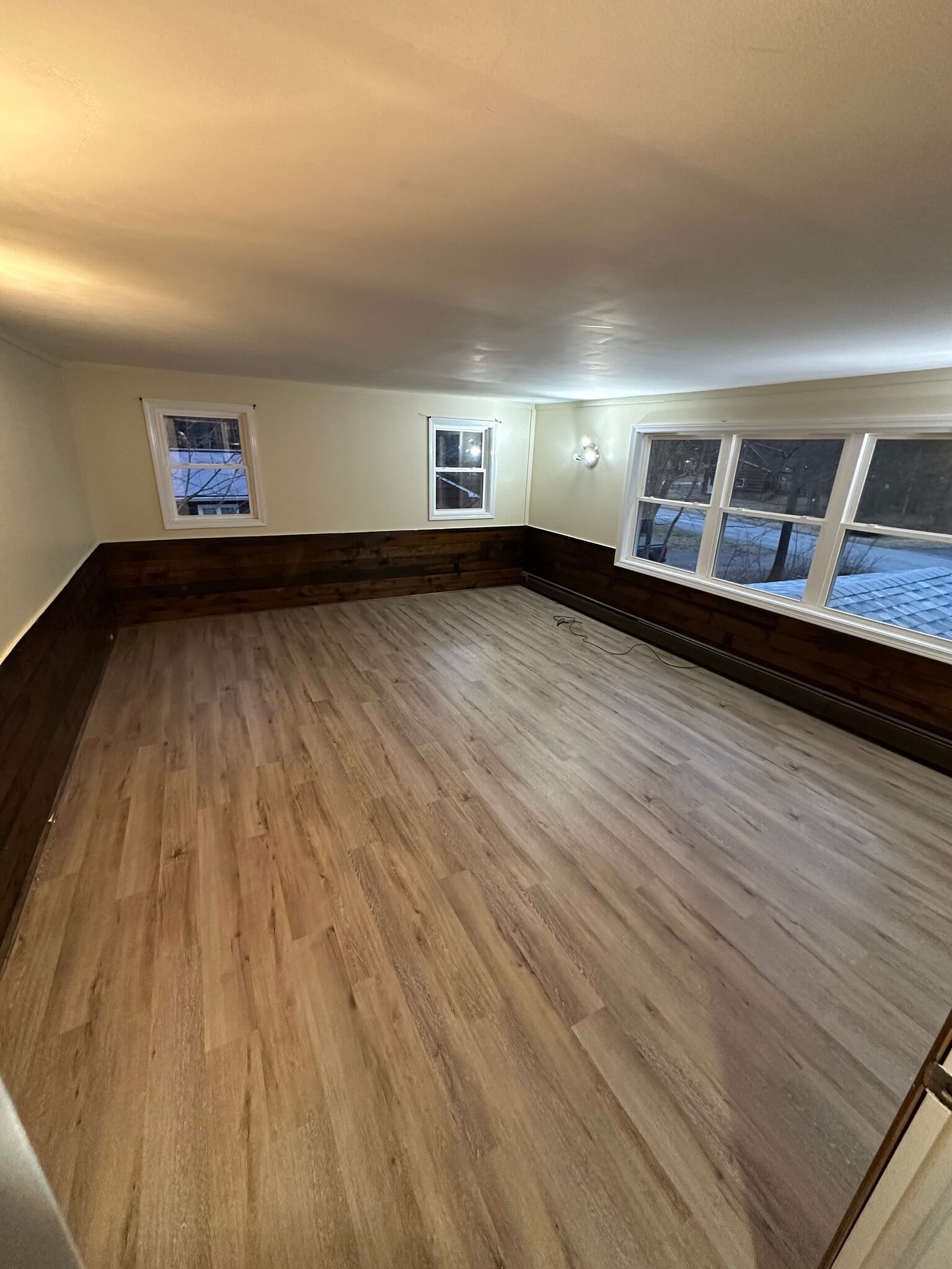 Building Photo - 6 Oakwood Ln