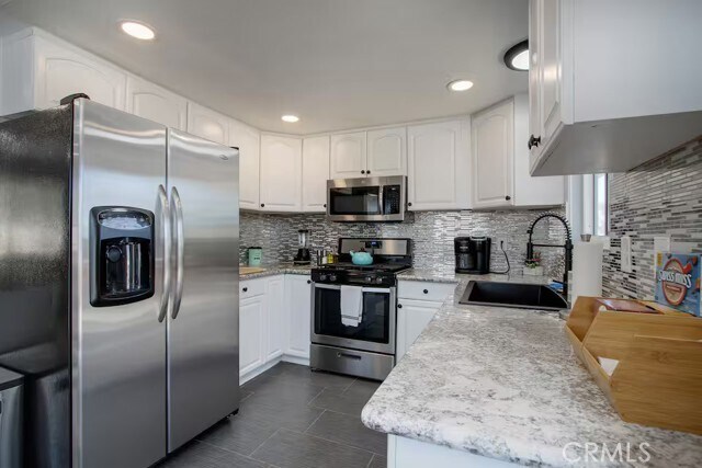 Building Photo - 60206 Latham Trail