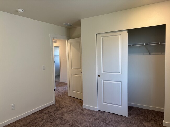 Building Photo - 17058 126th St E