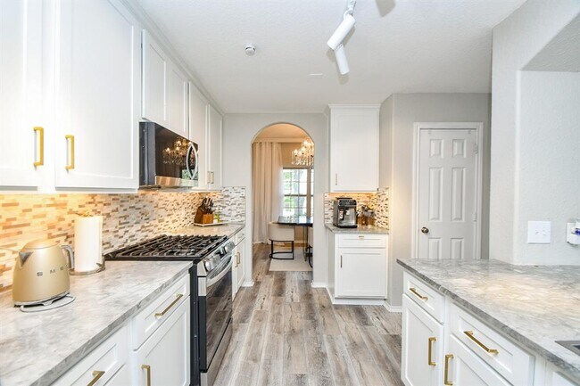 Building Photo - 25611 Winford Estate Dr