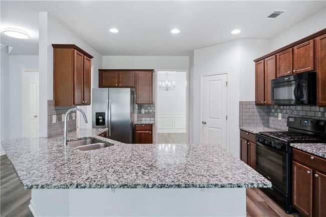 Building Photo - 4960 Ducote Trail