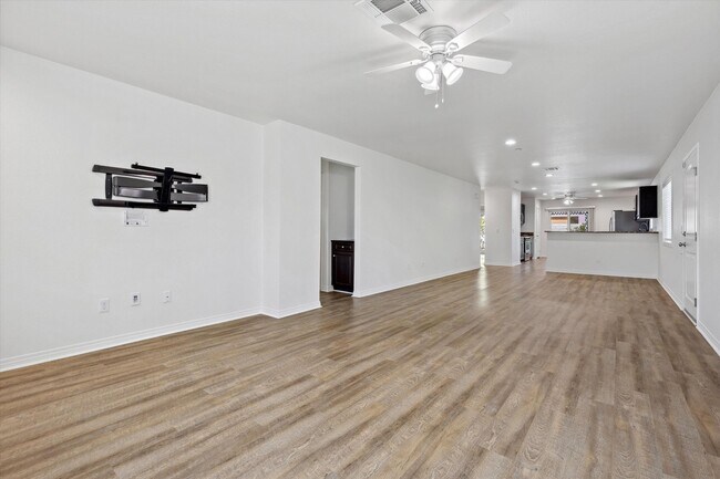 Building Photo - 51735 Avenida Obregon