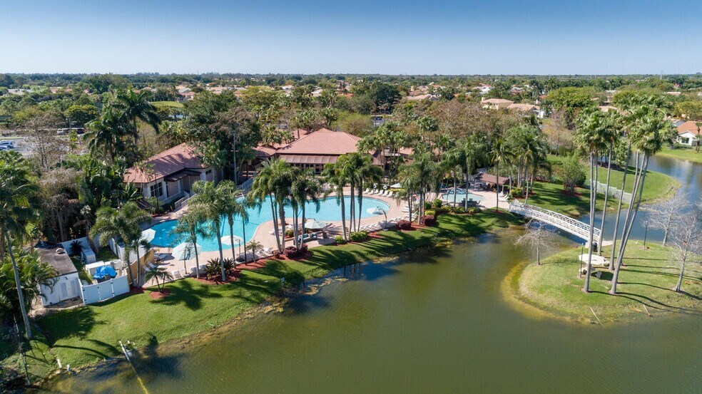 Building Photo - 20951 Via Alamanda