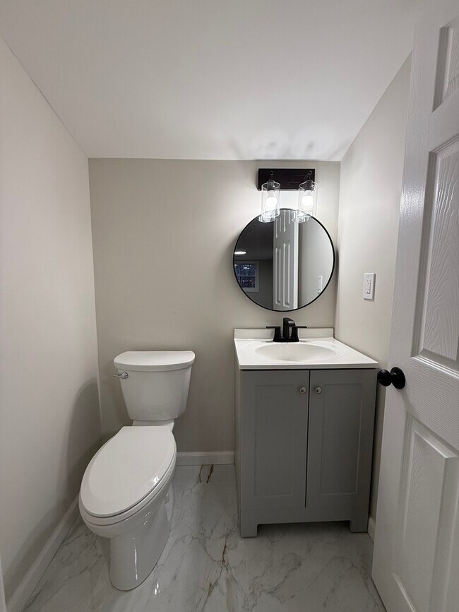 Building Photo - 255 Kawameeh Dr