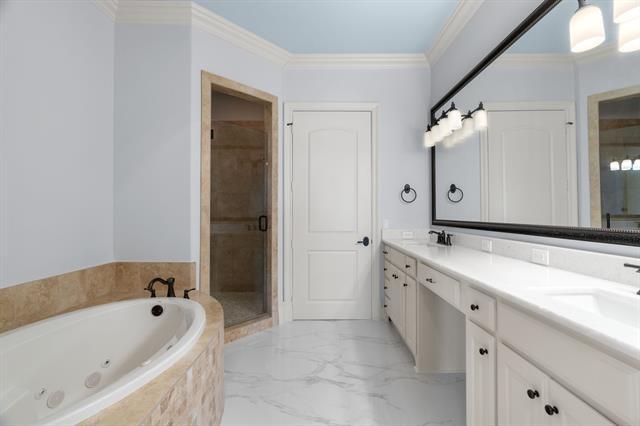 Building Photo - 6675 Mediterranean Dr