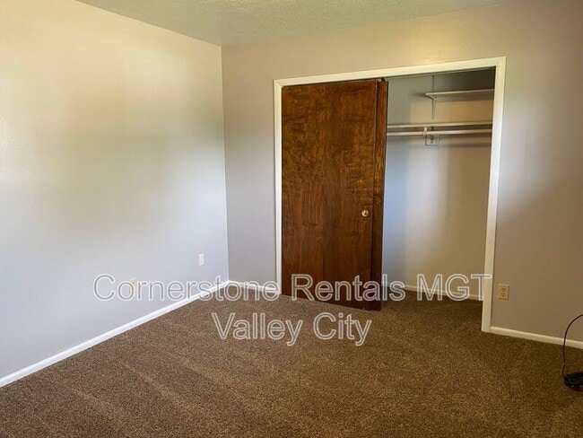 Building Photo - 815 3rd St SW