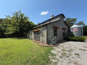 Building Photo - 14794 Lake Rd