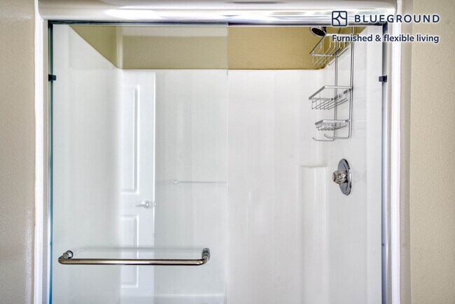 Building Photo - 801 Church St