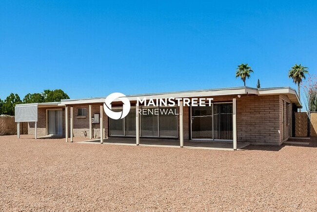 Building Photo - 3 Bedroom Pet-Friendly Home in TUCSON, AZ with Main Street Renewal