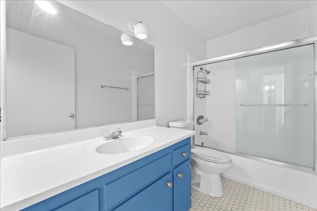 Building Photo - 4909 Sycamore Terrace