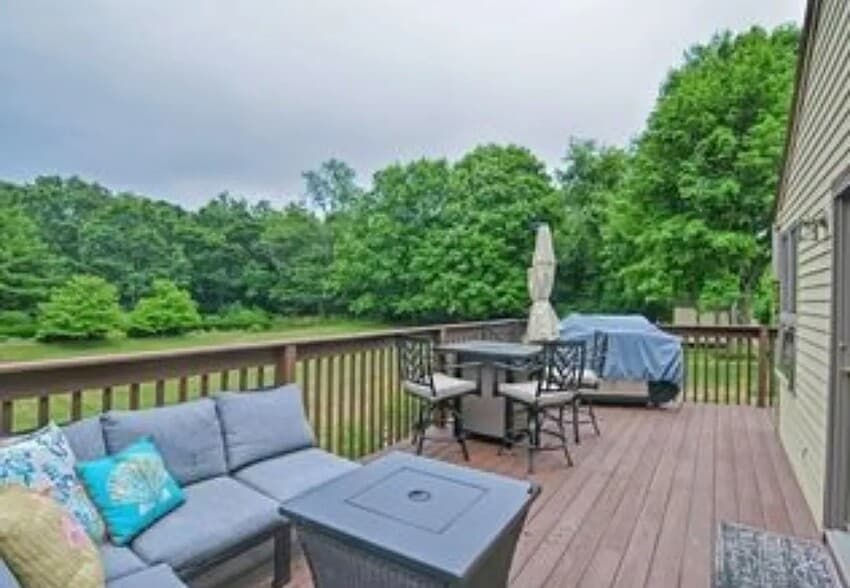 Building Photo - 393 Kelley Blvd