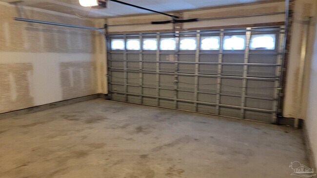 Building Photo - 7061 Season Dr