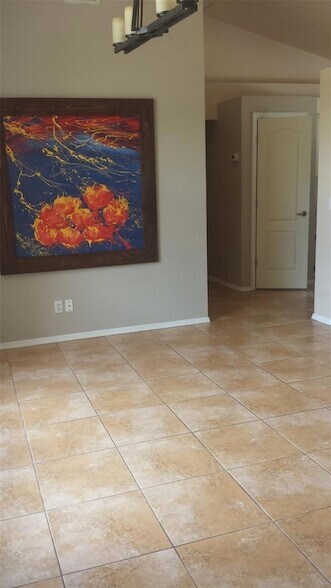 Building Photo - 404 Hazel Cir