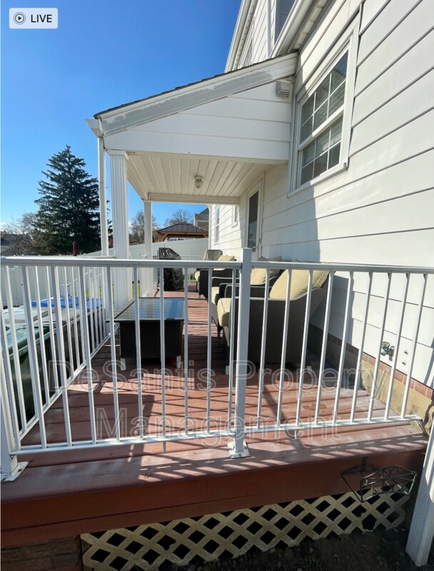 Building Photo - 811 California Ave