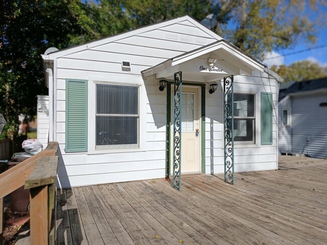 Building Photo - 112 Hazel Ct