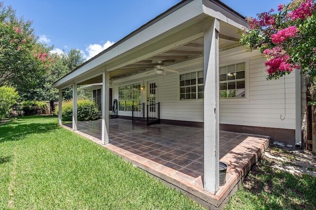Building Photo - 29000 Bay Hill Ct