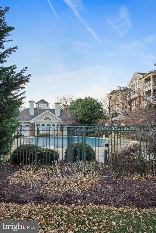 Building Photo - 2204 Westcourt Ln