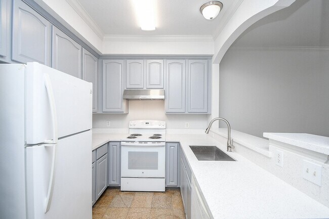 Building Photo - 9400 Bellaire Blvd