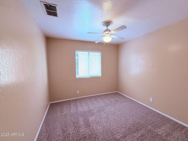 Building Photo - 2293 E Longhorn Pl