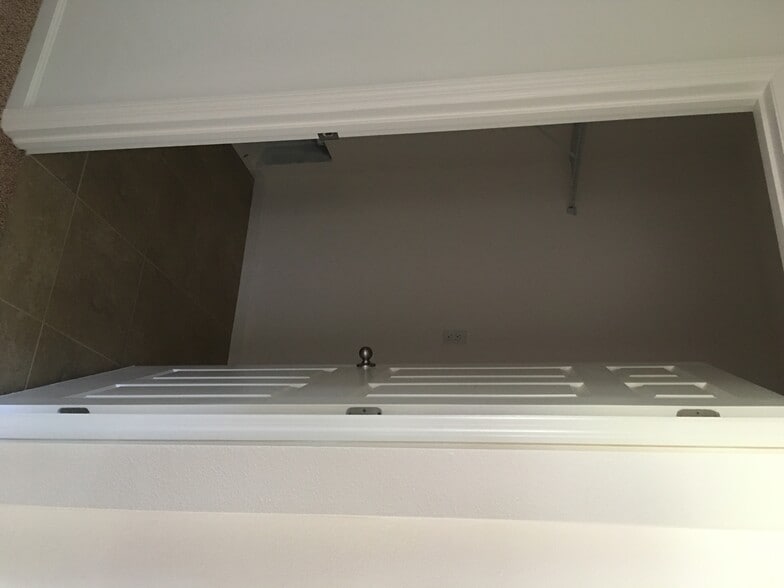 Building Photo - 1522 Lexington Square SW